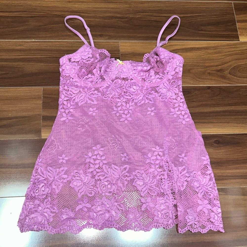 Small Victoria’s Secret vintage lace purple built in bra lingerie slip 2003